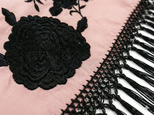 Mantoncillo Carmen Rosa Palo y Negro Azabache