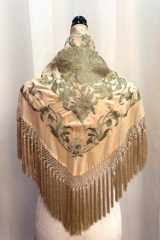 Mantoncillo Joya Beige y Dorado