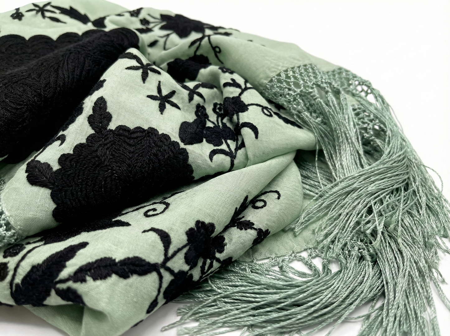 Mantoncillo Carmen Verde Jabonoso y Negro Azabache