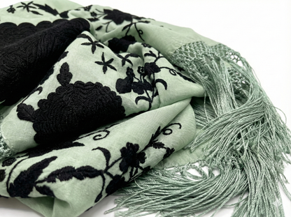 Mantoncillo Carmen Verde Jabonoso y Negro Azabache