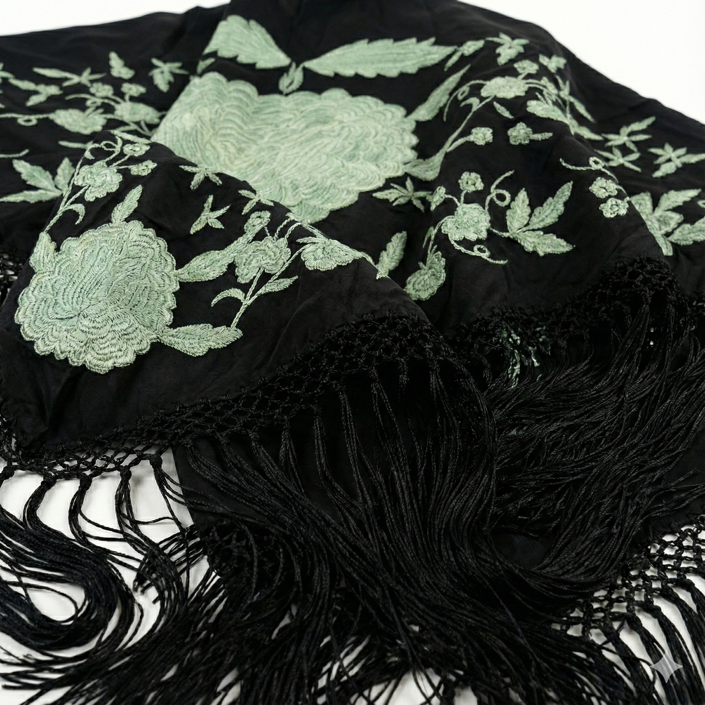 Mantoncillo Carmen Negro Azabache y Verde Jabonoso